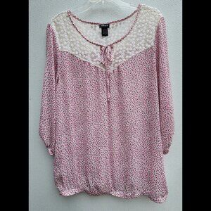 Torrid Top Size 2 Sheer Pink Dainty Flowers Lace Neckline Western 3/4 Sleeves